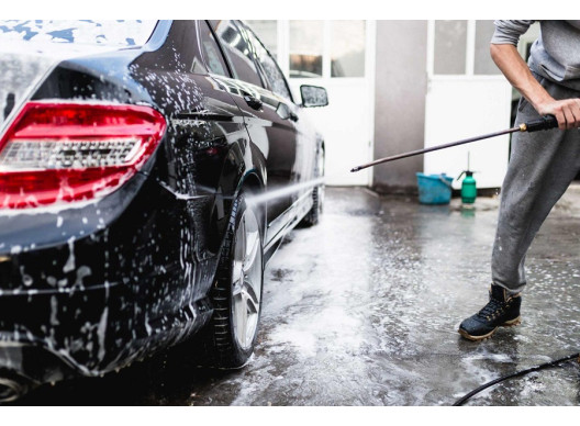 Як обрати хімію для безконтактної мийки авто: поради від професіоналів